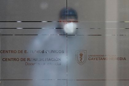 Universidad Cayetano Heredia en Lima, donde Sinopharm comenzóen septiembre los ensayos de su vacuna contra la covid-19 (EFE)