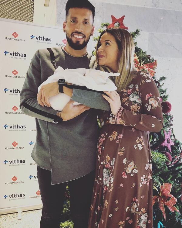 Hace cinco años se casó con el actual defensor del Valencia de España y son padres de dos hijos, Shaila de dos años y Antonio, que nació el 16 de diciembre pasado. (Foto: Instagram)