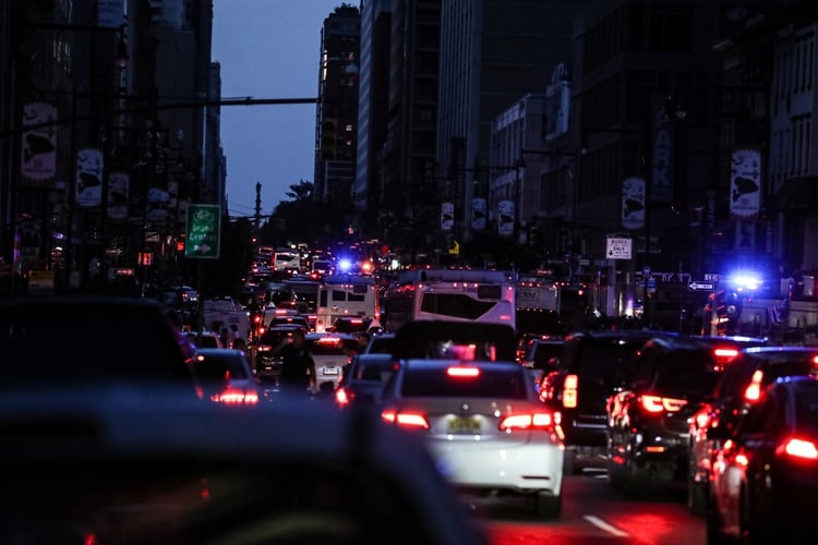 Times Square, sin luz. (REUTERS/Jeenah Moon)