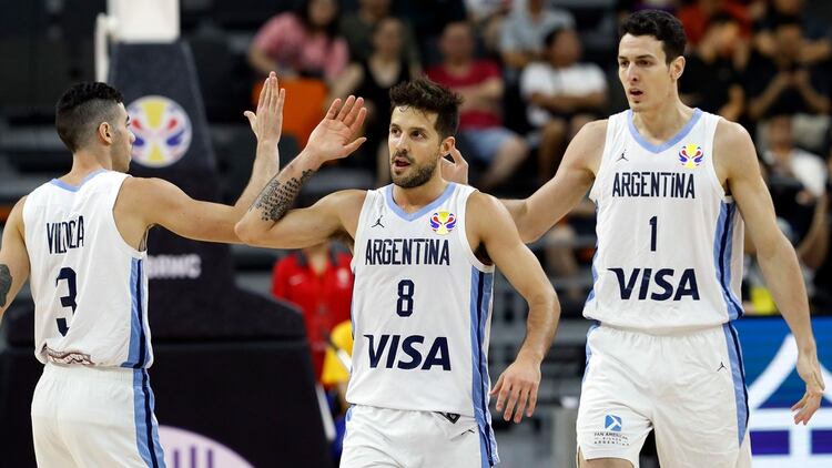 Argentina ganó el primer tiempo por 54-49 frente a Serbia (Reuters)