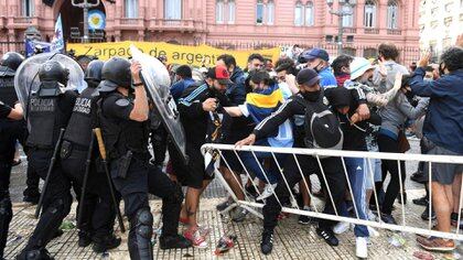 Incidentes en Casa Rosada durante el velorio a Diego Maradona (Maximiliano Luna)