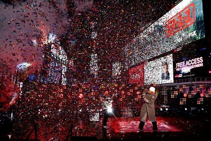 El inicio del show de Billy Porter en Times Square (Gary Hershorn/Pool via REUTERS)