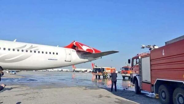 Así quedó el timón de cola del Airbus A321 de Turkish Airlines