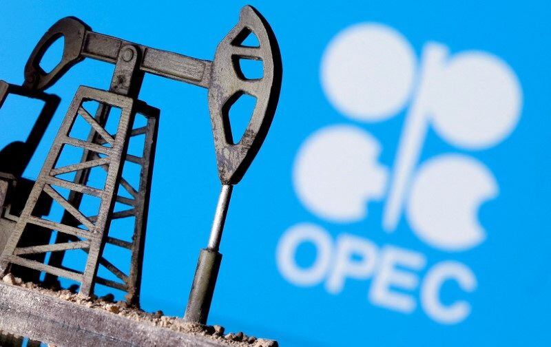 El cartel petrolero OPEP+ acordó el mes pasado limitar la oferta de petróleo hasta 2024. (REUTERS/Dado Ruvic/Archivo)