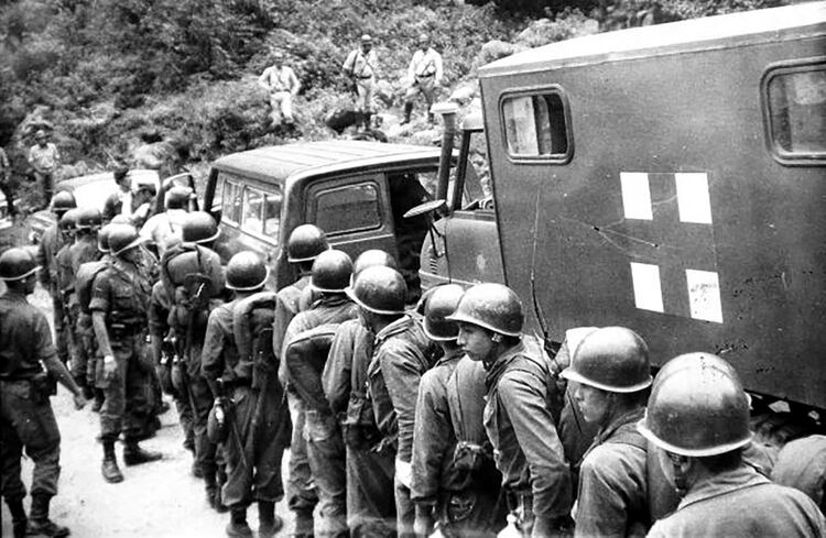 En febrero de 1975 el gobierno de Isabel Perón envió al Ejército a Tucumán. Fue el Operativo Independencia, que aniquiló a los guerrilleros del ERP y dio inicio a la represión ilegal, todavía en pleno período constitucional (Archivo)