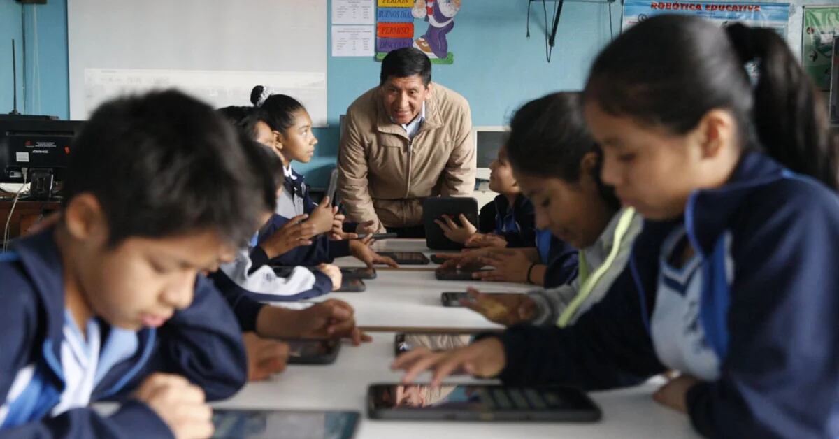 Teachers on alert for psychosocial risk in Bogotá institutions: here is what is happening