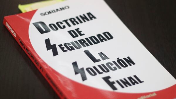 ¿Kiss y River Plate o los nazis? Su último libro, “Doctrina de Seguridad – La Solución Final”