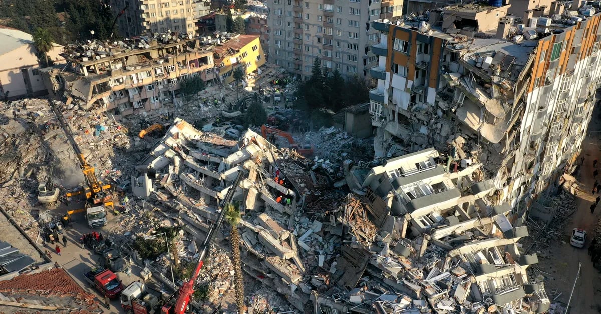 Death toll after powerful earthquake that hits Turkey and Syria rises to over 24,000