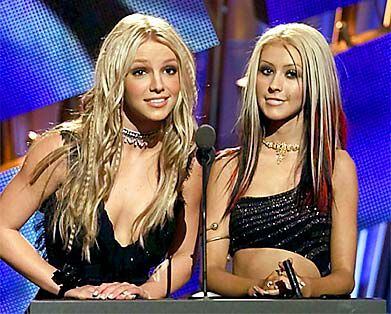 Una foto de Britney junto a Christina Aguilera, otra cantante de su generación que salió del mismo programa que ella, el Club de Mickey Mouse