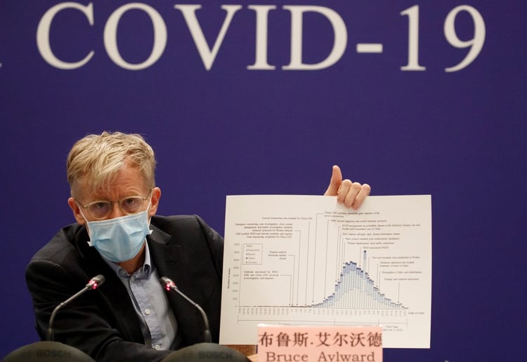 La exposición de Bruce Aylward en Beijing (Reuters)