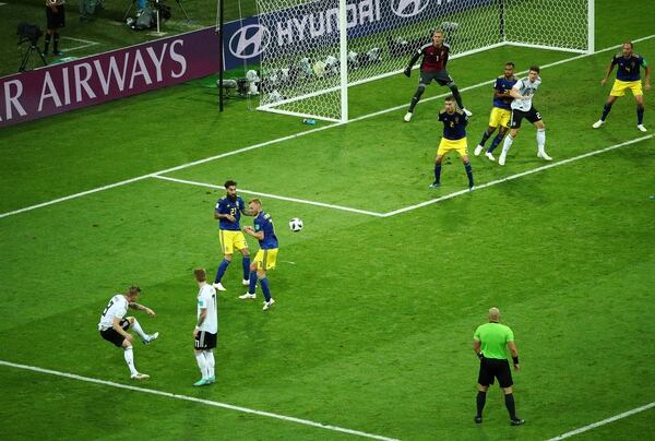 Toni Kroos marcó uno de los 23 goles en el minuto 90 o en tiempo adicionado que hubo en el Mundial (REUTERS)