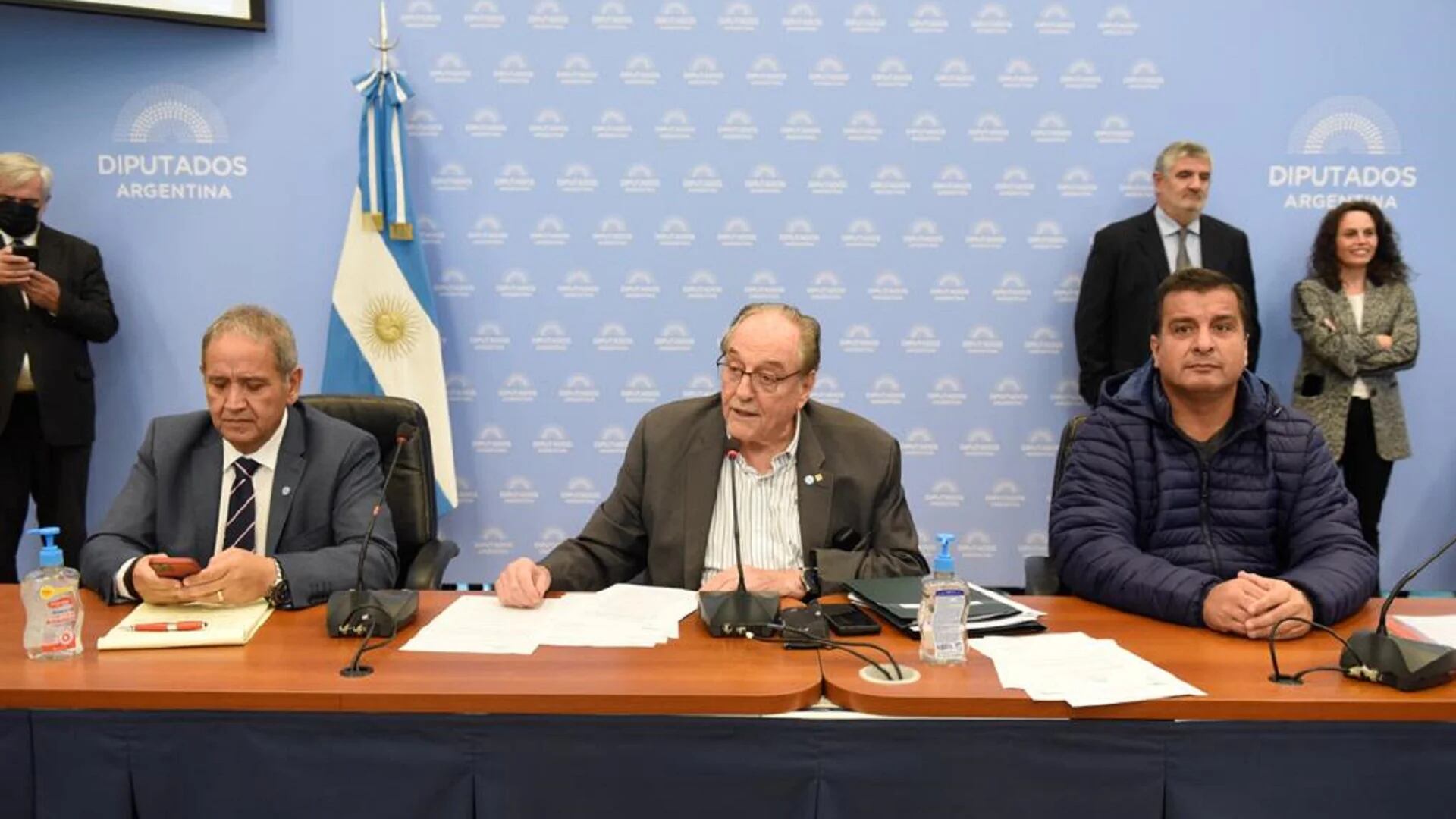 Carlos Heller, president of the Budget commission, together with Marcelo Casaretto and Sergio Palazzo