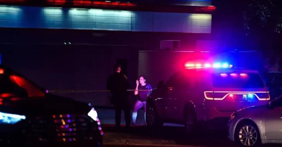 Bei einer Schießerei während einer Videoaufzeichnung in einem Restaurant in Miami wurden mindestens 10 Menschen verletzt