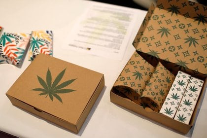 Cajas con productos de marihuana se ven en The Cannabis World Congress & Business Exposition (CWCBExpo) en New York, EEUU, Mayo 30, 2019. REUTERS/Mike Segar