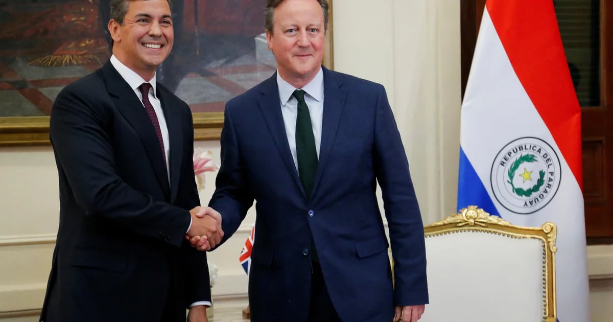 David Cameron makes the first visit by a British Foreign Secretary to Paraguay in 160 years