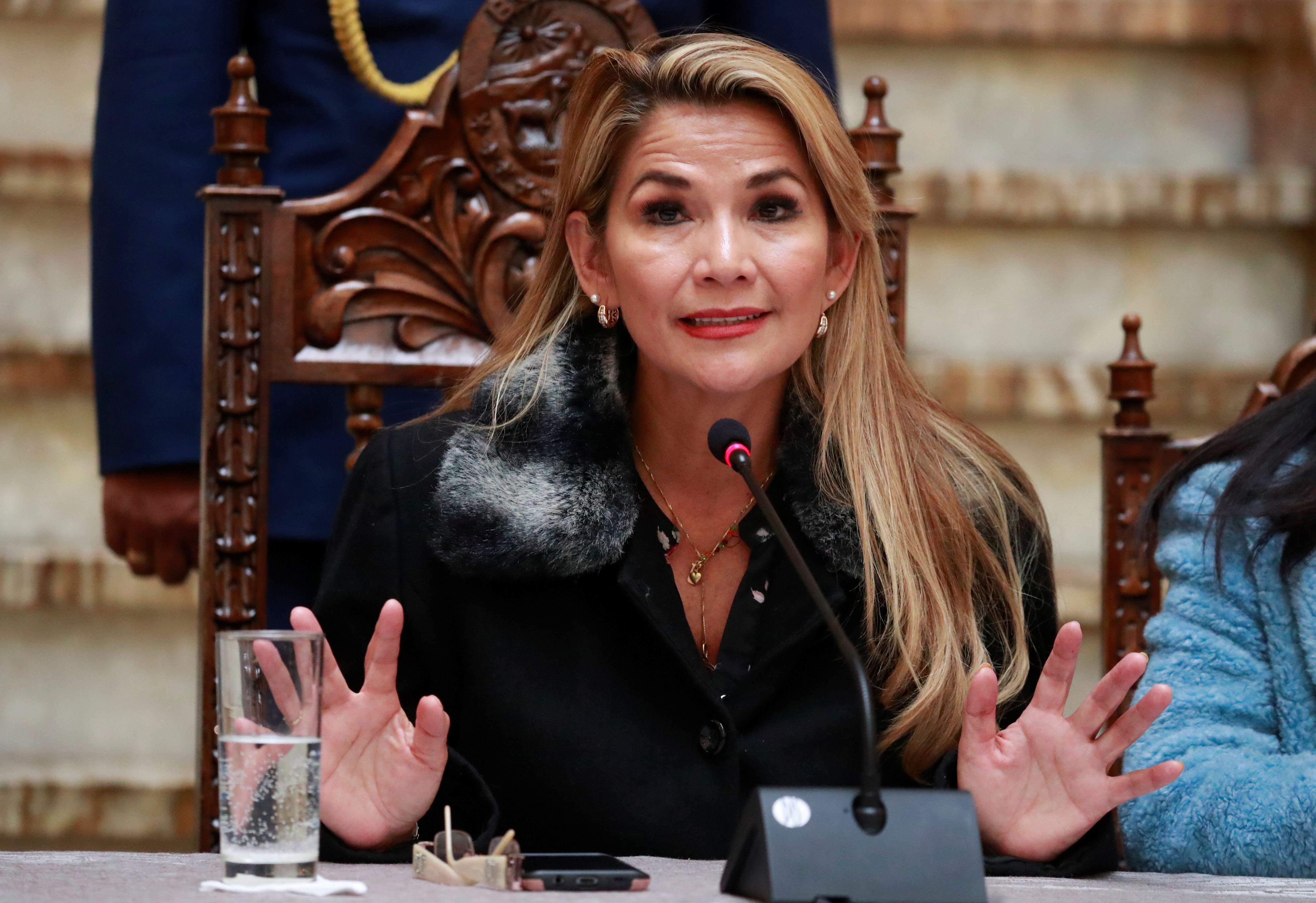 Jeanine Áñez habla en La Paz, Bolivia, el 15 de noviembre de 2019 (REUTERS/Henry Romero)