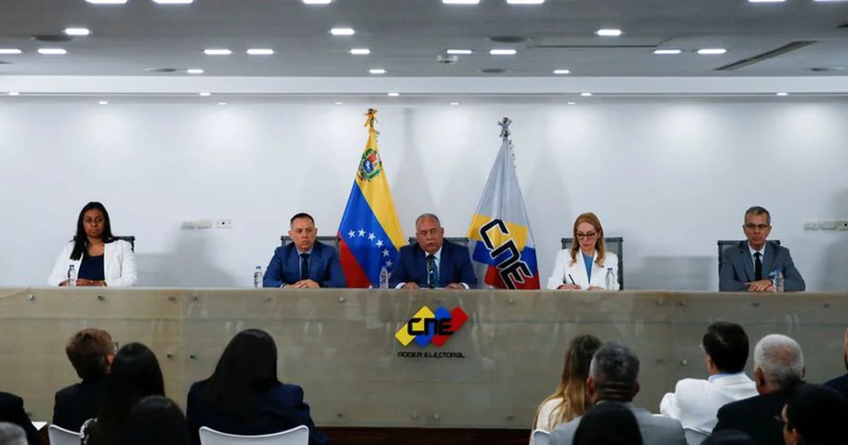 The Chavismo-controlled National Electoral Council announced that it would intervene in Venezuela’s opposition primaries.