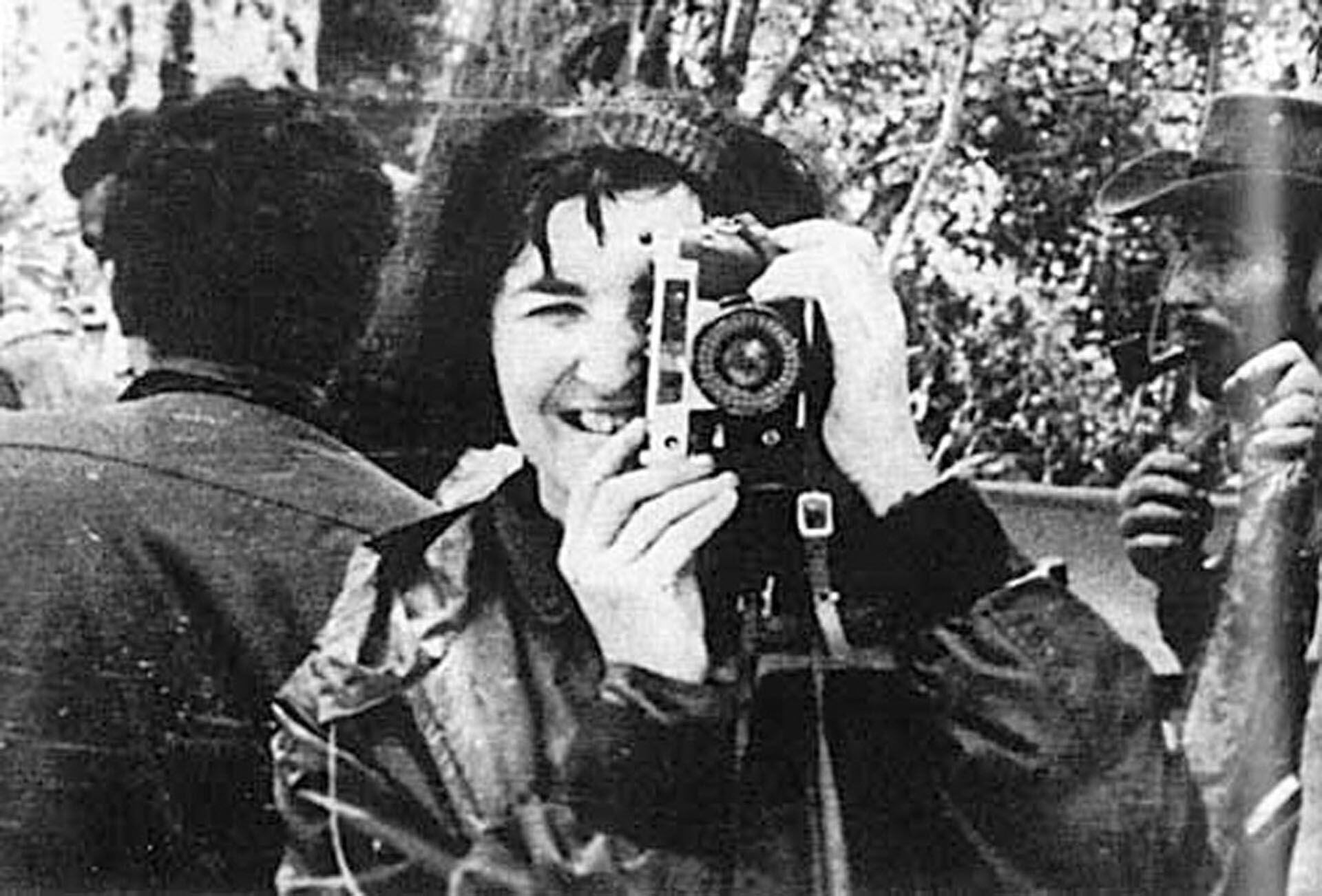 La falsa leyenda de Tania, la espía que estuvo con el Che Guevara en la selva boliviana y no disparó un solo tiro - TotalNews Agency