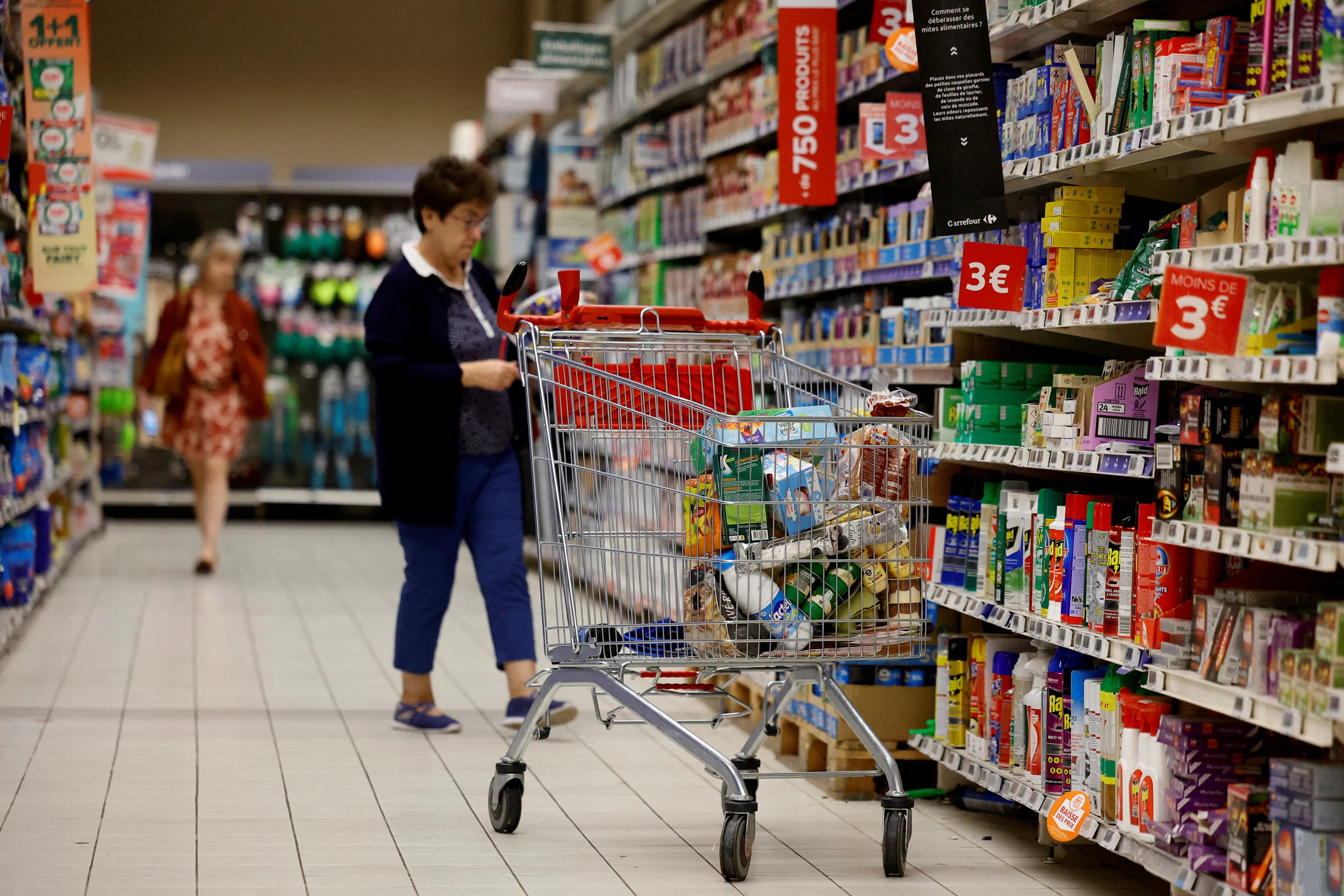 De Alcampo a Carrefour: los españoles se pueden ahorrar hasta 1.056 euros en alimentos en función del supermercado donde hagan la compra