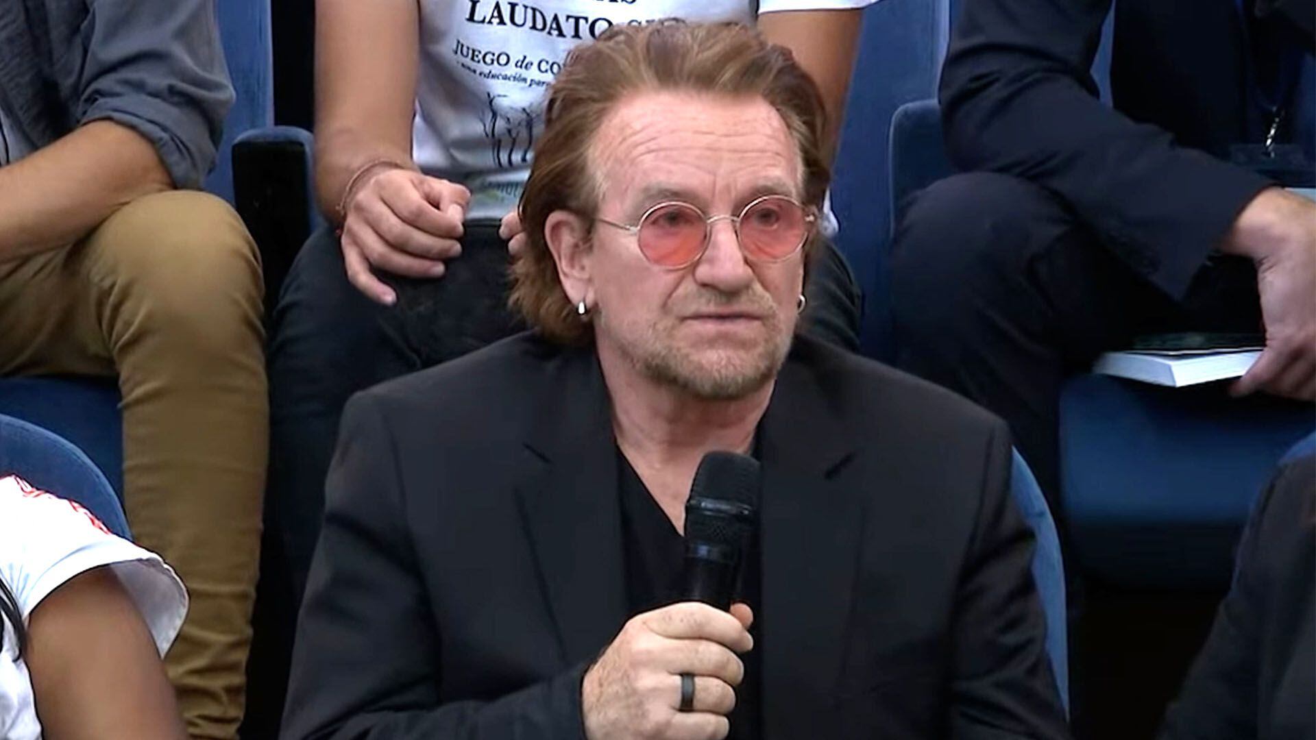Martín Lousteau tradujo la pregunta de Bono al papa Francisco captura