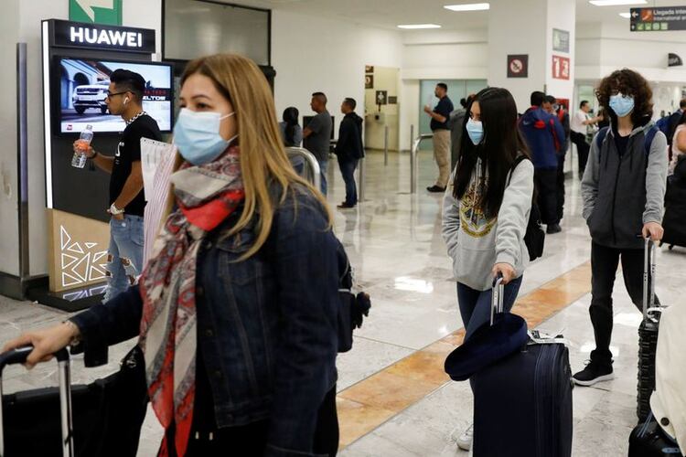 En México, ya son cuatro casos confirmados de coronavirus en apenas 72 horas (Foto: Carlos Jasso/ Reuters)