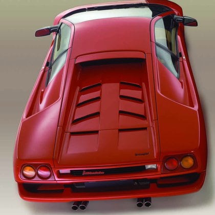 Lo más extremo de los 90: eso fue el Diablo de Lamborghini, con un estilo memorable.