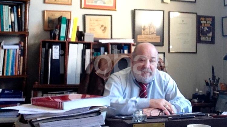 El juez Claudio Bonadio en su despacho de los tribunales de Comodoro Py