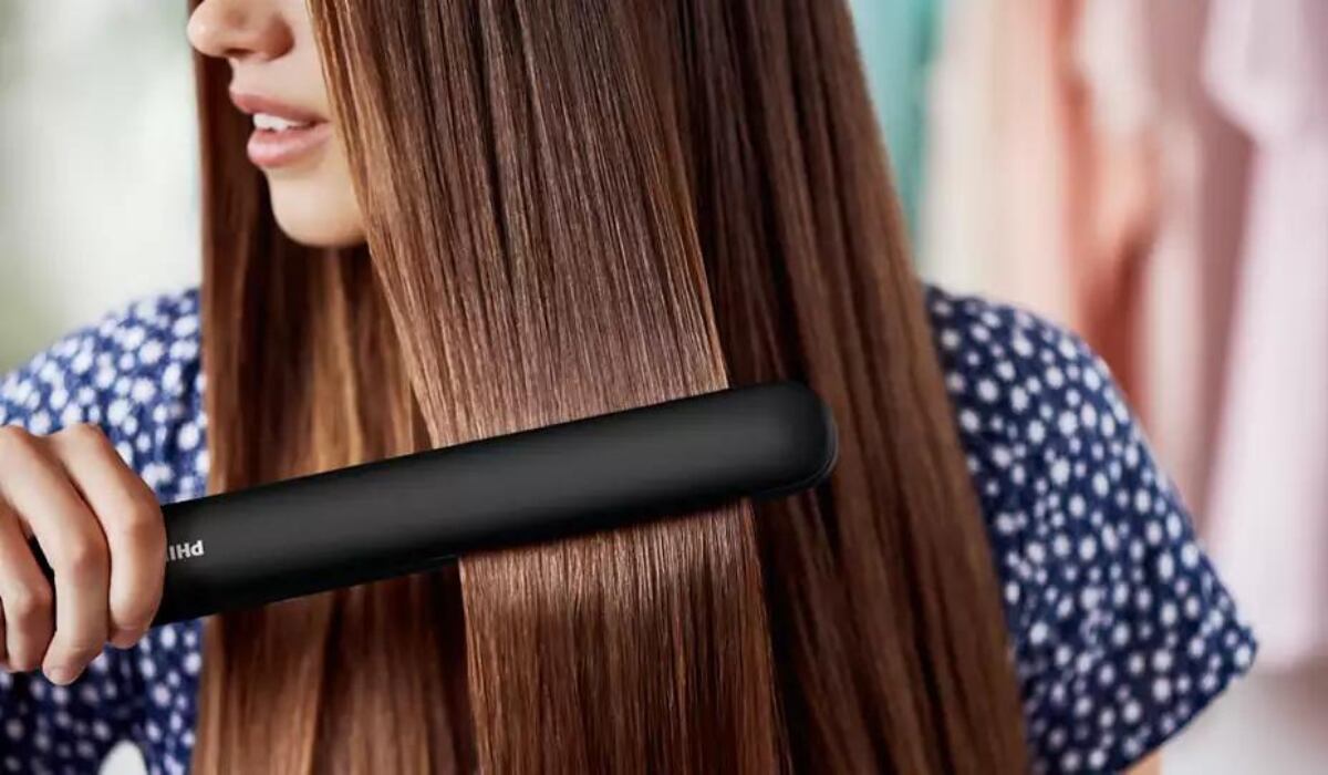 Las planchas de pelo, diseñadas para alisar y modelar el cabello mediante calor, funcionan a través de placas que se calientan a temperaturas elevadas. (Phillips)