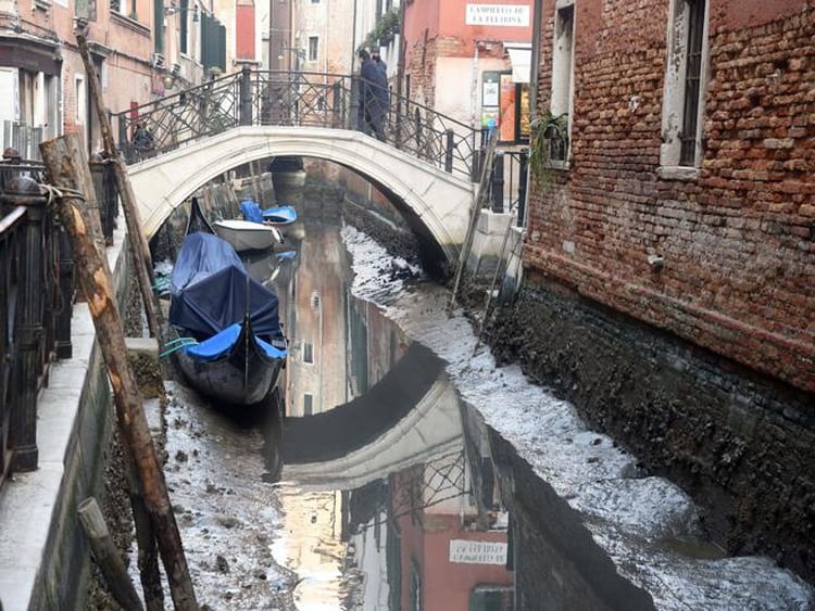 Los canales de Venecia, sin agua