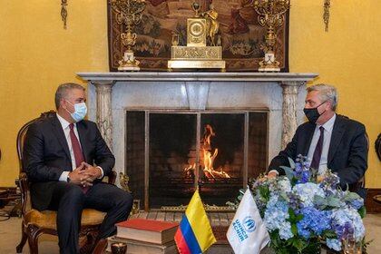 El presidente de Colombia IvÃ¡n Duque anunciÃ³ la implementaciÃ³n de un Estatuto de ProtecciÃ³n Temporal para los migrantes venezolanos, tras reunirse con el alto comisionado de la ONU para lo Migrantes, Filippo Grandi. Foto cortesÃ­a Presidencia de la RepÃºblica.