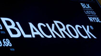 BlackRock, el gestor de activos más grande del mundo, estaría involucrado en la negociación, luego de ser uno de los fondos que aportó dinero para las investigaciones de la Universidad de Oxford y AstraZeneca.