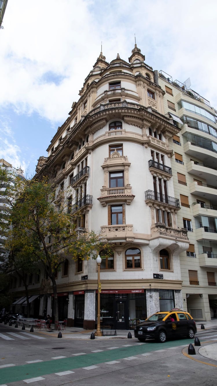 La esquina clásica de Retiro fue construida en 1920