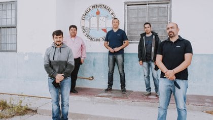 Los integrantes del equipo ganador se desempeñan como profesores de la Escuela Industrial N° 2 “Arq. Jorge Papatanasi” de la localidad de Pico Truncado, Santa Cruz