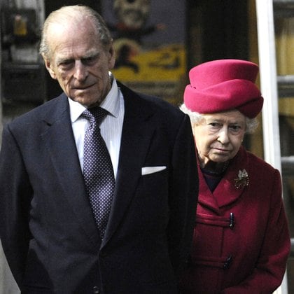 La casa real británica informó que el duque de Edimburgo falleció “pacíficamente” este viernes  9 de abril por la mañana en el Castillo de Windsor. Tenía 99 años