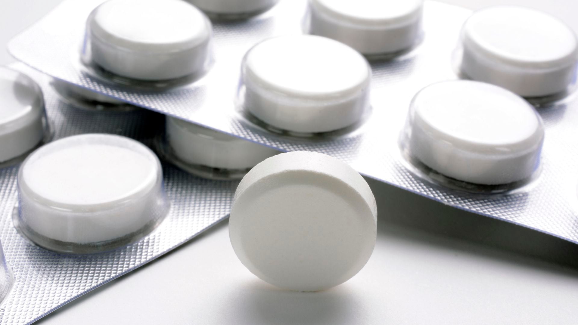 Medicamentos como el paracetamol se pueden consumir cuando hay fiebre. Si hay dudas, hay que consultar al profesional de la salud