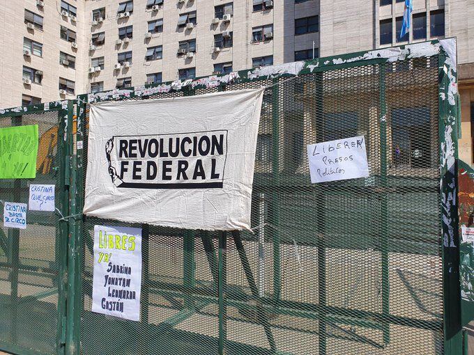 Comdooro py marcha revolución Federal