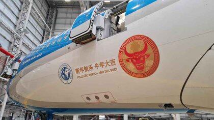 Un avión de Aerolíneas Argentinas partirá a las 12:50 rumbo a Beijing para traer más vacunas de Sinopharm