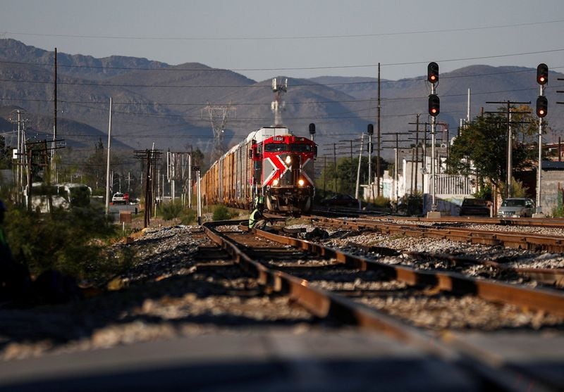 Imagen de archivo. Un tren de la compañía Ferromex, de Grupo México, antes de iniciar su ruta, en Ramos Arizpe, México. 20 de septiembre de 2023. REUTERS/Daniel Becerril