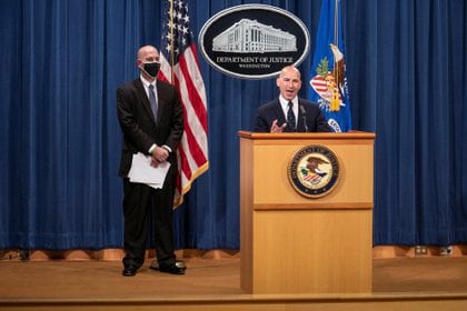 Steven D'Antuono, jefe del FBI, y Michael Sherwin, fiscal general por el Distrito de Columbia (Sarah Silbiger/Pool via REUTERS)