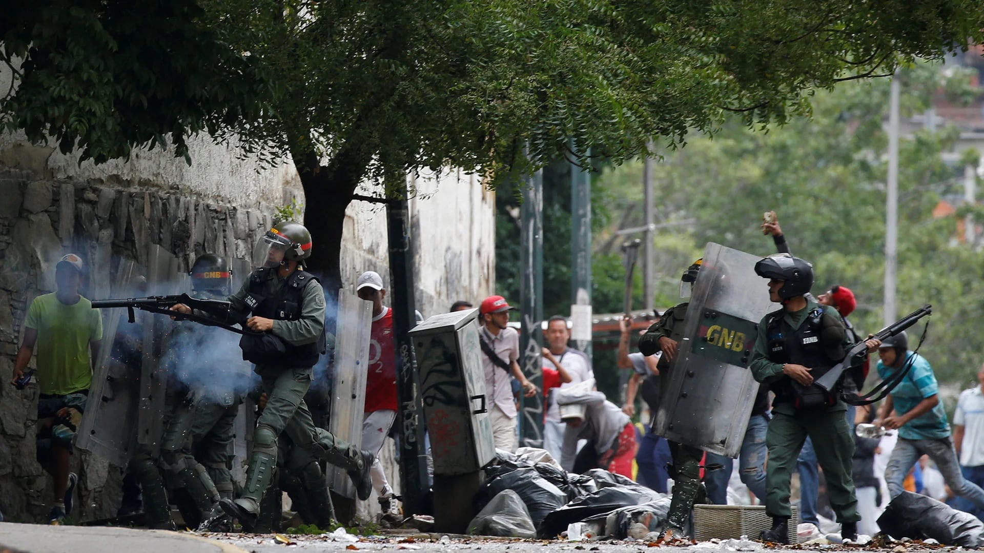 El régimen de Nicolás Maduro reprime a la población civil (Reuters)