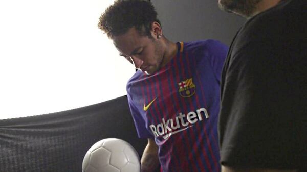 Neymar formÃ³ parte del lanzamiento de la nuevaÂ camiseta del Barcelona