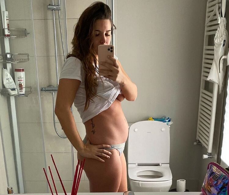 La periodista Mina Bonino está embarazada de seis meses