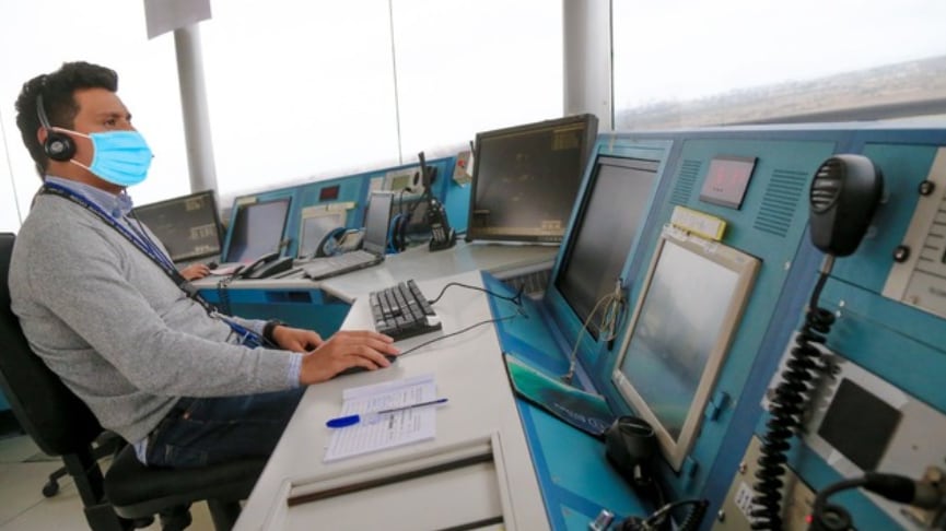 Los controladores aéreos pueden aumentar su renumeración a medida que van escalando en la carrera - crédito Andina