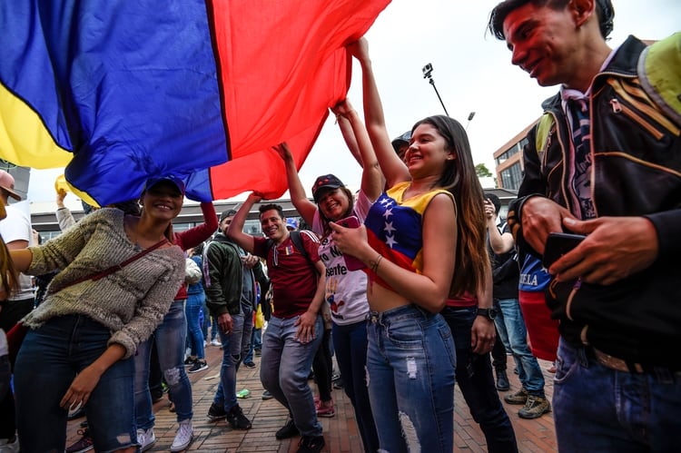 Este 12 de febrero se conmemora el Día de la Juventud venezolana (Photo by Juan BARRETO / AFP)