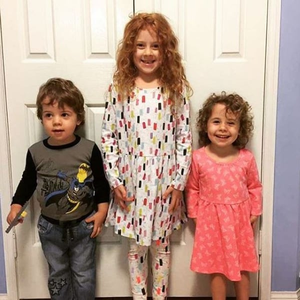 Madison, de 7 años, y los gemelos Gracie y Elijah, de 3 años, viven en Australia