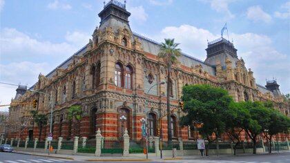 El Palacio de Aguas Corrientes, donde funcionará la Universidad del Agua