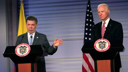 Juan Manuel Santos, expresidente de Colombia (2010-2018) con Joe Biden.
