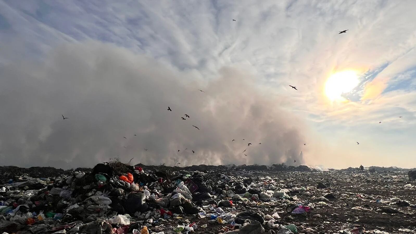 Vecinos de Luján apelarán el fallo judicial que permite seguir con las obras: “El basurero contamina y mata” 
