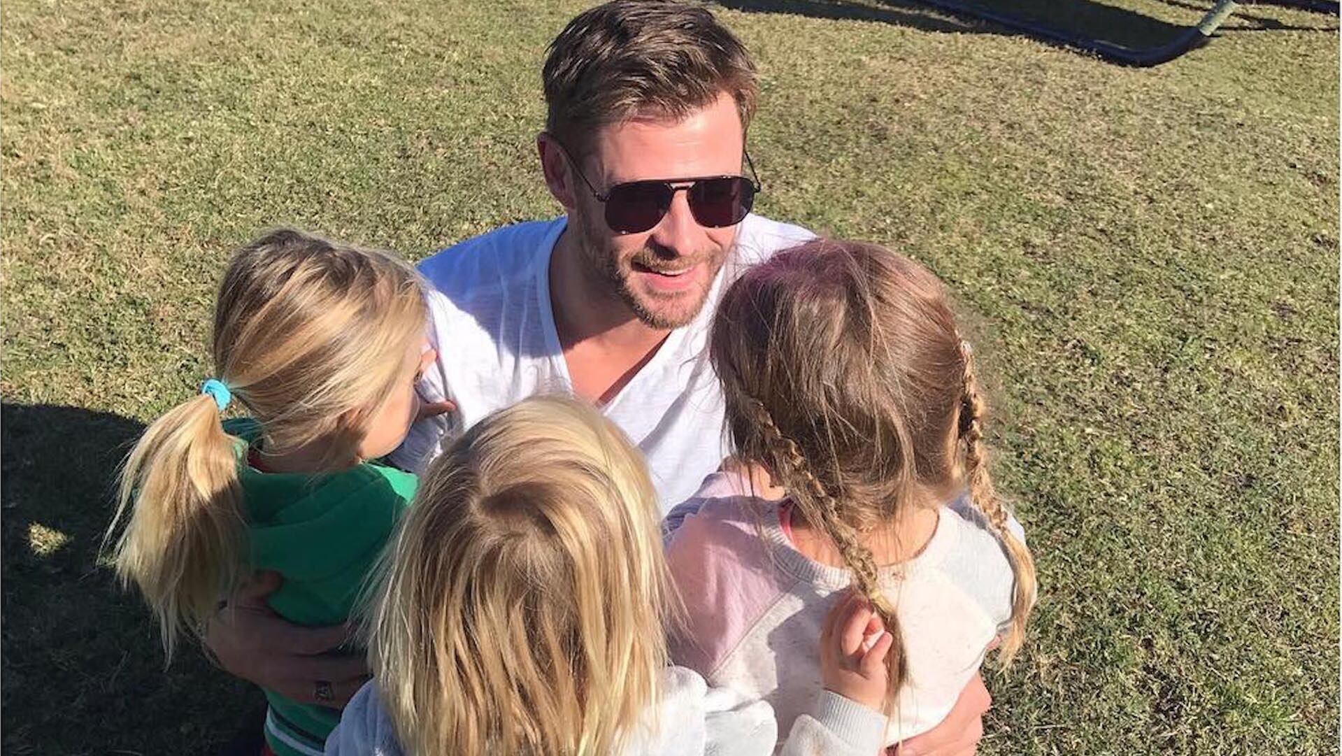 Chris Hemsworth Lucha Con Sus Hijos Durante La Escuela En Casa
