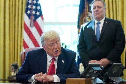 11/12/2020 El presidente de EEUU, Donald Trump, y el secretario de Estado, Mike Pompeo.

POLITICA NORTEAMÉRICA ESTADOS UNIDOS INTERNACIONAL

LEIGH VOGEL - POOL VIA CNP / ZUMA PRESS / CONTACTO

